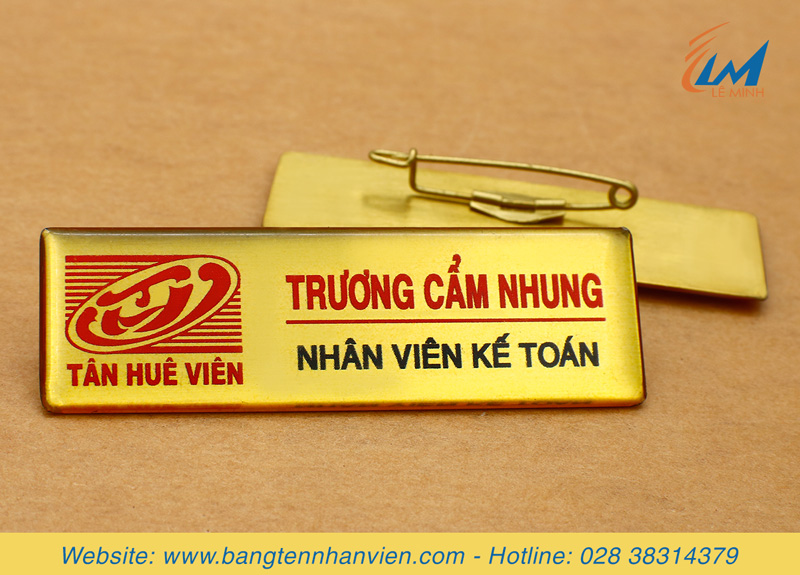 bảng tên đeo áo chất liệu đồng, in uv theo yêu cầu không xi mạ vàng