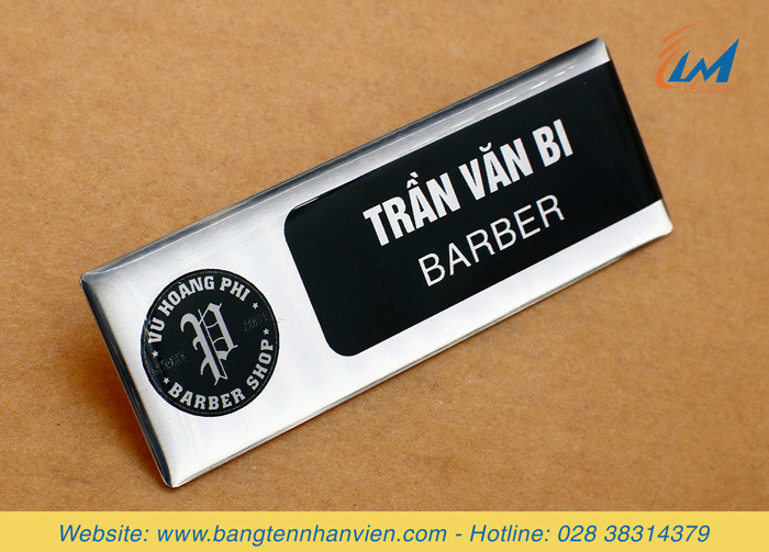 Biển tên đeo ngực barber shop